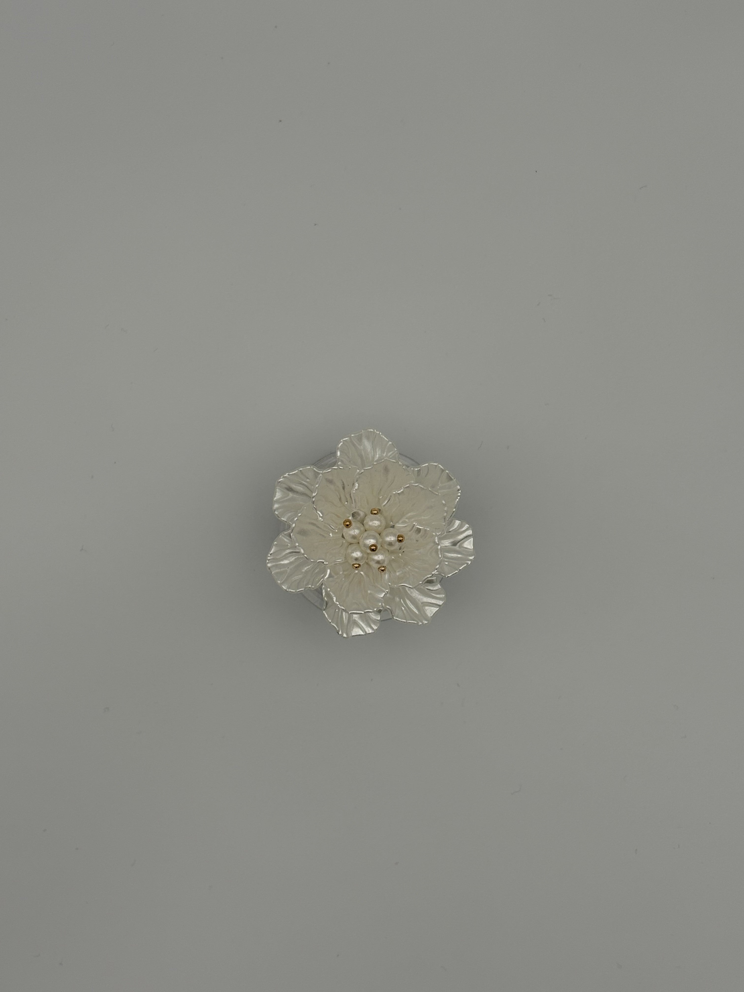 3D Floral pop socket- White
